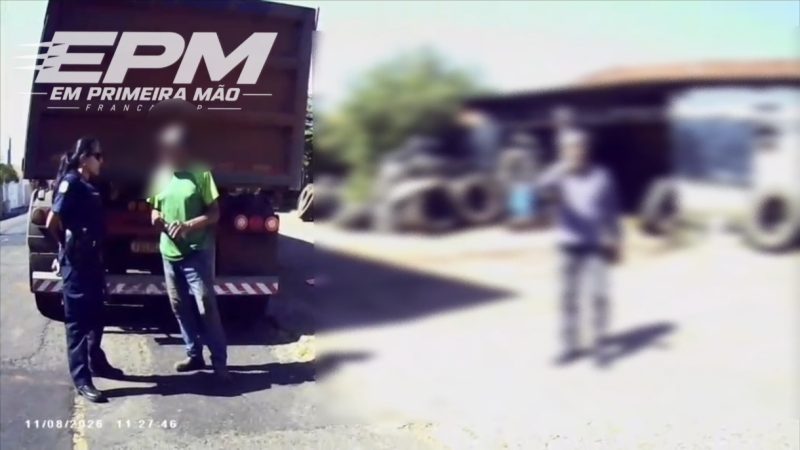 Homem em surto ameaça atirar pedra contra GCM e acaba detido, em Franca
