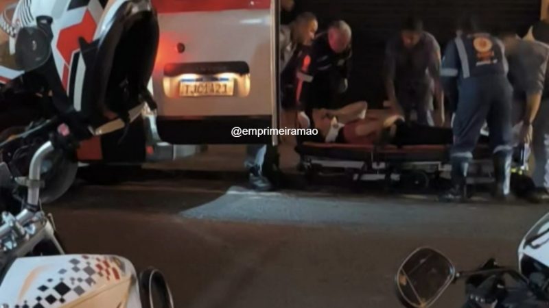 Motorista desrespeita sinal de pare e causa acidente com motociclista na Estação