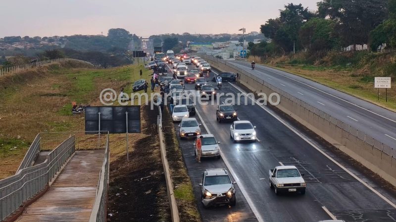 Engavetamento na Cândido Portinari deixa feridos e provoca congestionamento