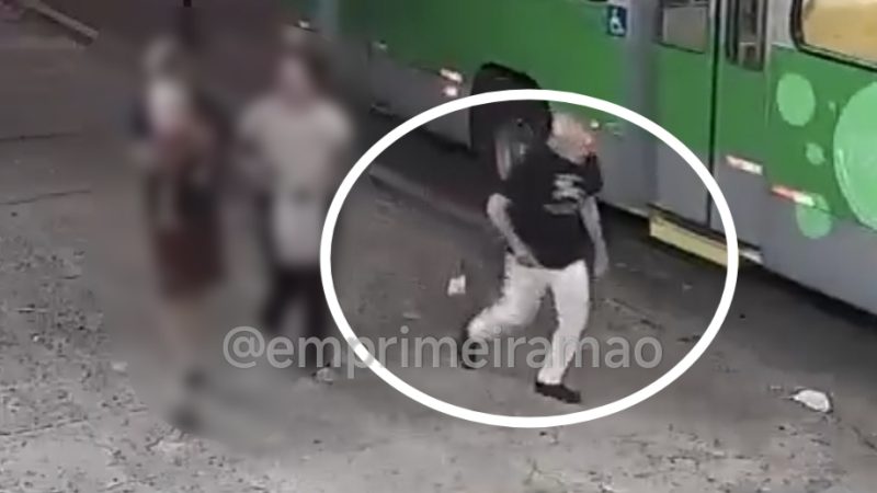 Cabeleireiro procura homem que perdeu dinheiro ao entrar em ônibus na Vila Rezende