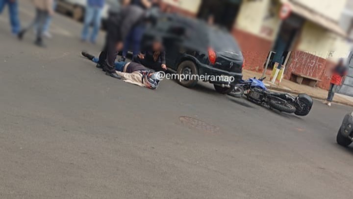Motociclista é arremessado após ter a frente cortada por motorista que avançou sinal de pare em Franca