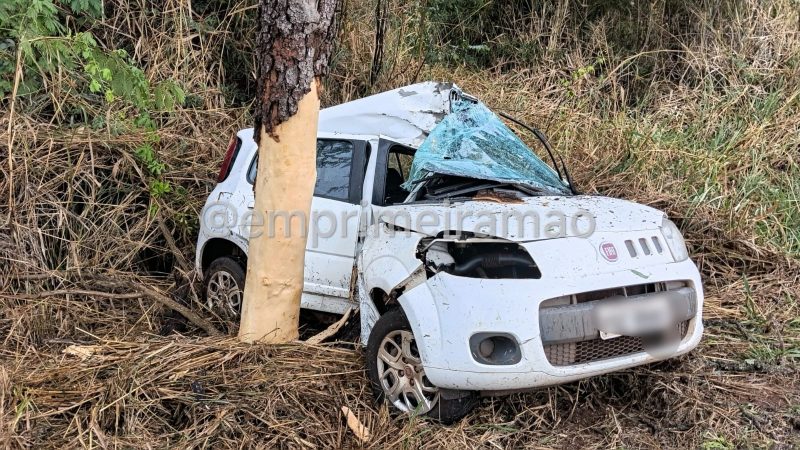 Motorista sobrevive a grave acidente durante chuva em rodovia da região