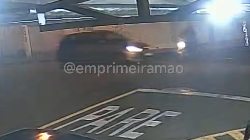 Motociclista confunde rua, entra na contramão e causa acidente em Franca