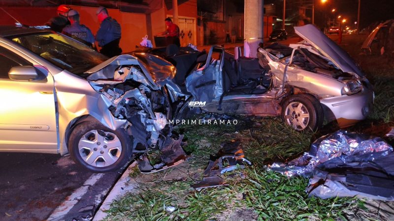 Grave acidente deixa vítimas presas às ferragens em cruzamento de Franca