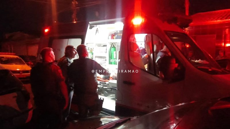 Homem sofre ferimento grave após ser atingido por garrafada na cabeça durante briga em bar na Vila Rezende