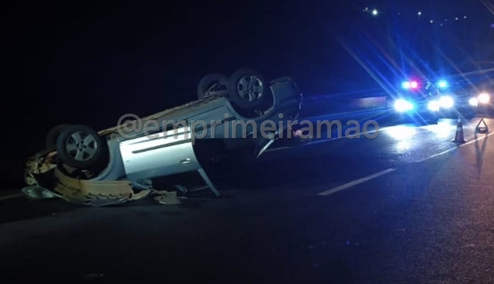 Capotamento na rodovia Cândido Portinari deixa duas pessoas feridas