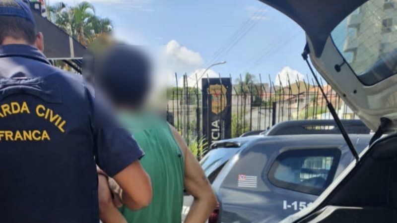 Vereador é ameaçado com tesoura durante confusão em praça no Centro de Franca