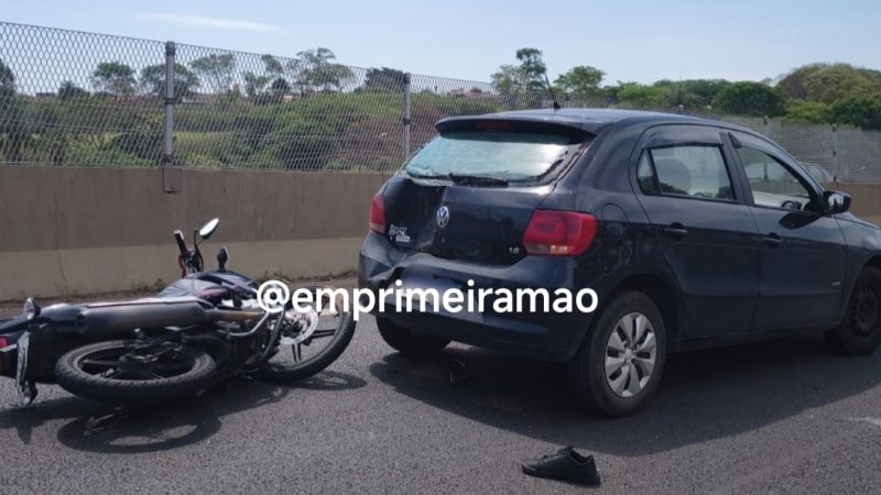 Engavetamento envolvendo cinco veículos trava rodovia Cândido Portinari em Franca