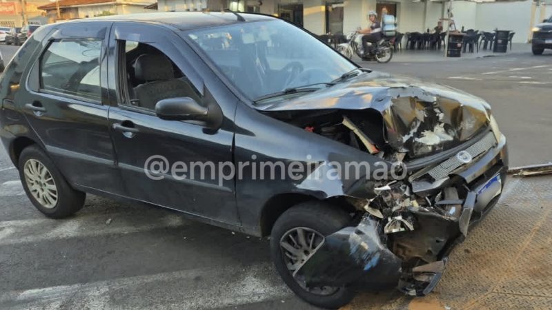 Câmera de segurança registra colisão entre quatro veículos no Parque Progresso, em Franca