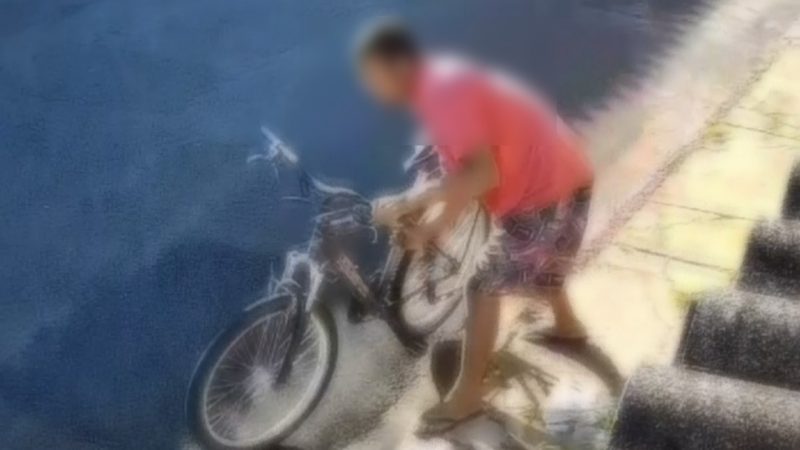 Câmera de segurança registra criminoso invadindo imóvel e furtando bicicleta em Franca