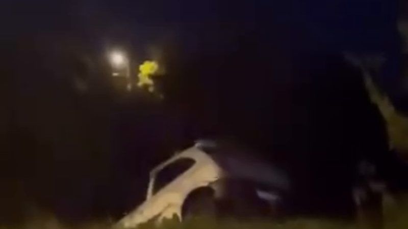 Motorista perde o controle e quase cai em barranco no Jardim Bonsucesso, em Franca